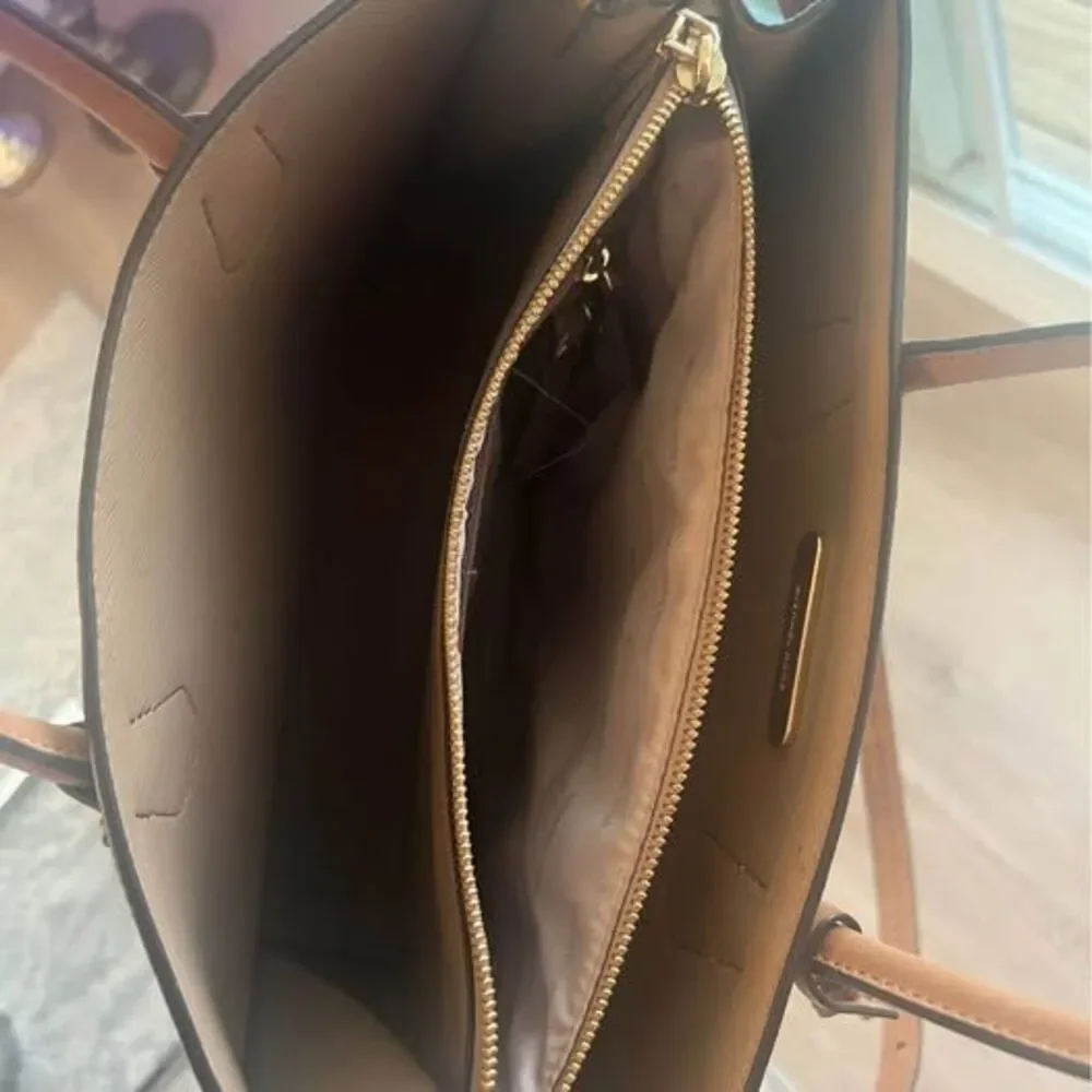 Michael Kors Eva Large Tote + Dust Bag